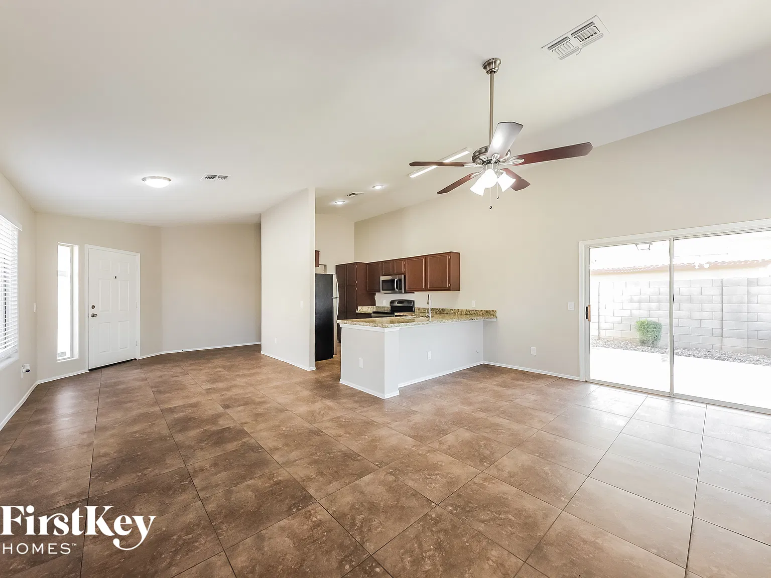 3 bed, 2.0 bath, 1444 sqft, $2,305 — Photo 4