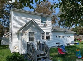 91 Laurelton Dr, Mastic Beach, NY 11951