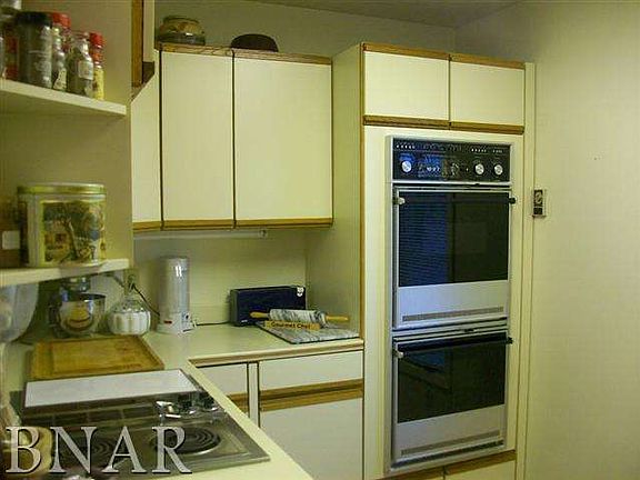 5th image of 24621 Iroquois Ln