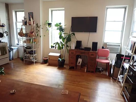 2nd image of 241 Clifton Pl APT 3