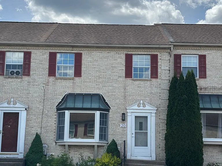 20 Lincoln Pl — Photo 1