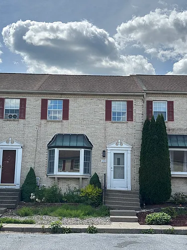 20 Lincoln Pl Photo 1