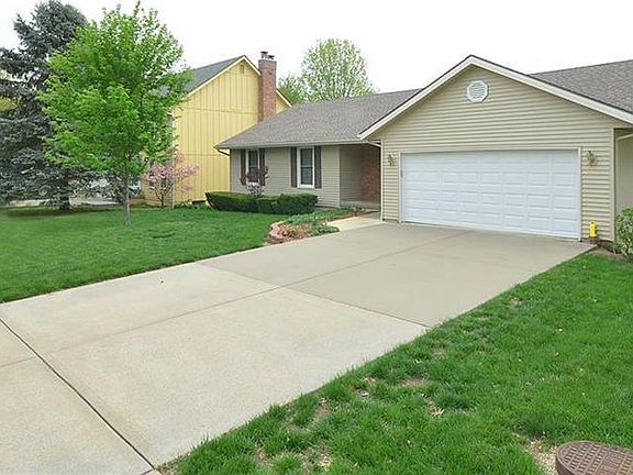 2nd image of 1609 Tudor Ln