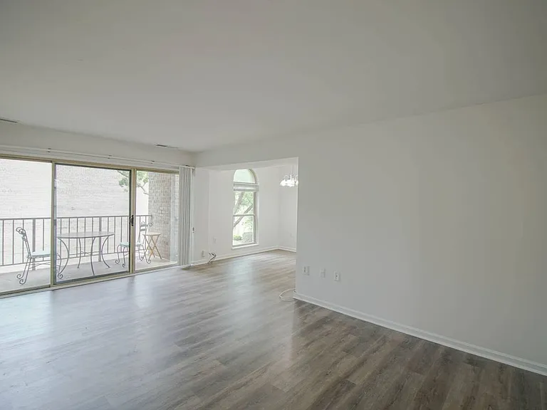 6 Canterbury Sq #301B — Photo 7
