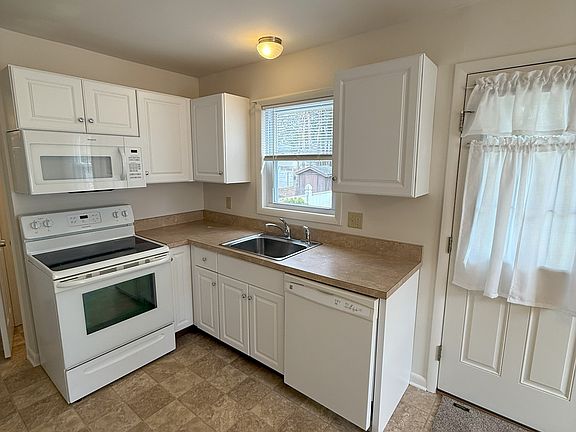 2nd image of 34B Marriner Ave #1