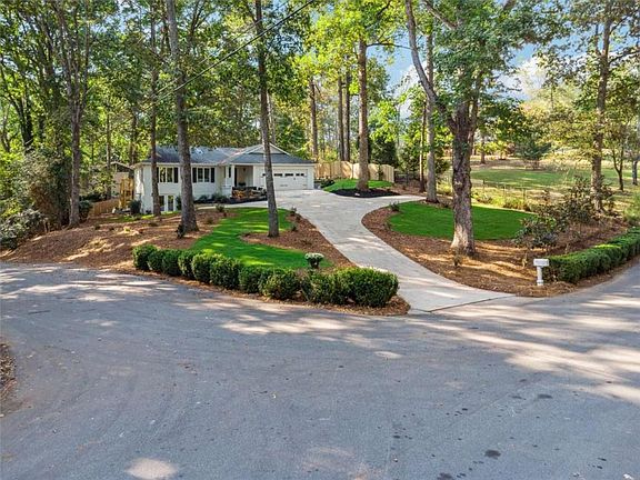 3rd image of 7790 Chestnut Hill Rd