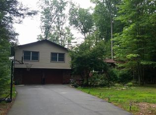 135 William Penn Dr, Milford, PA 18337