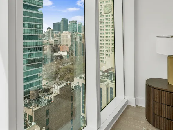 45 East 22nd Street image 12 of 28