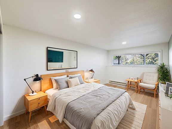 2nd image of 450 6th St NE APT 22
