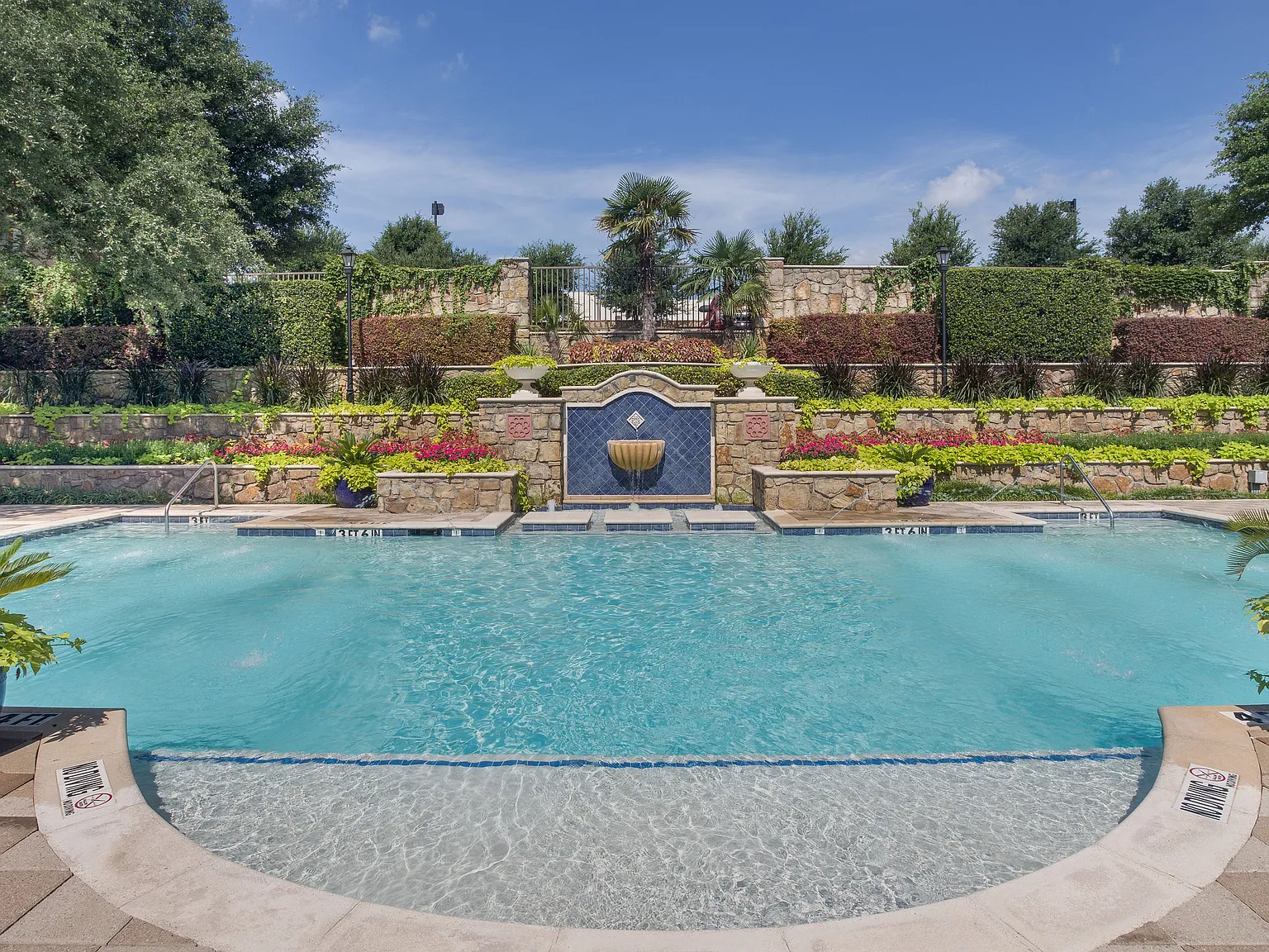 Estancia Townhomes — Photo 3