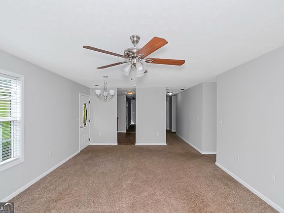 5th image of 201 Christian Cir