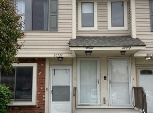 30747 Hidden Pine Ln #20, Roseville, MI 48066