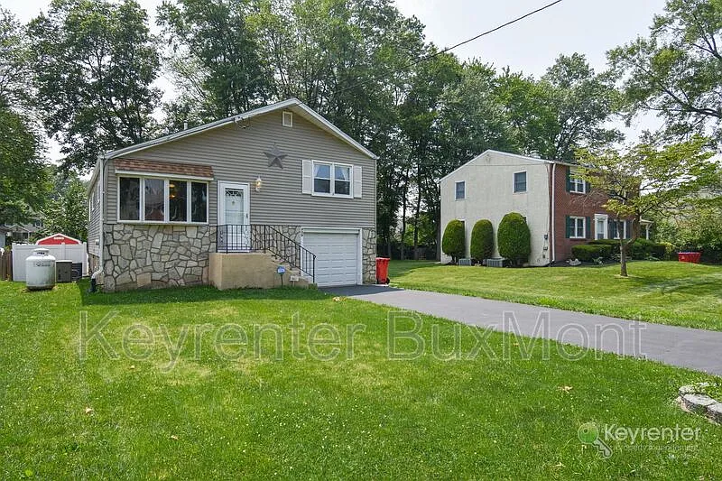 436 Kalmia St photo 1
