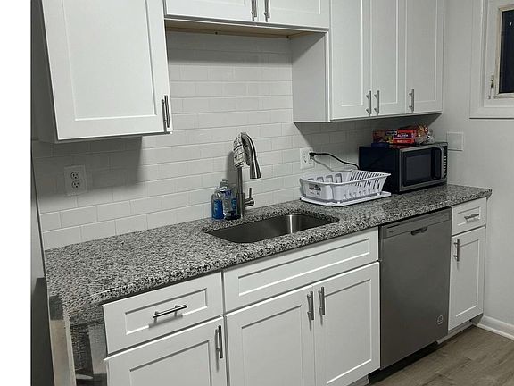 2nd image of 5715 Linda Ln