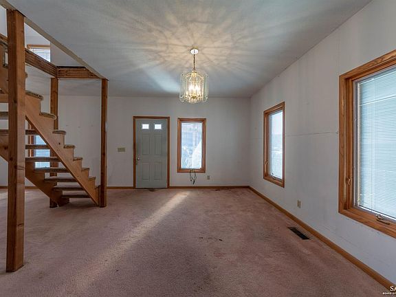 4th image of 114 W Kirwin Ave