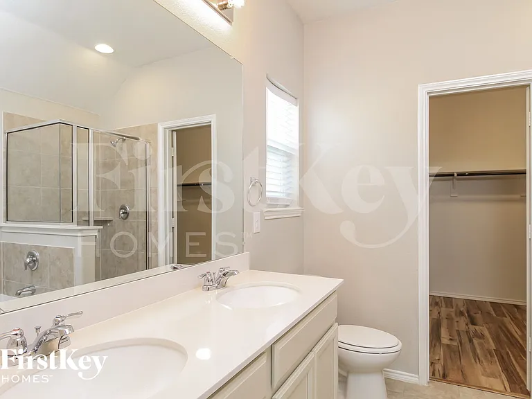 2320 Bernese Ln — Photo 6