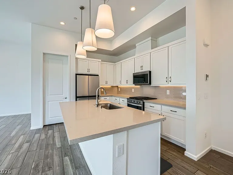 11821 Stone Run Ave — Photo 3