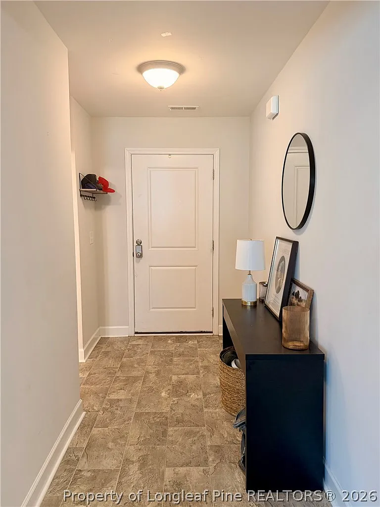 5 bed, 2.5 bath, 2433 sqft, $2,300 — Photo 3