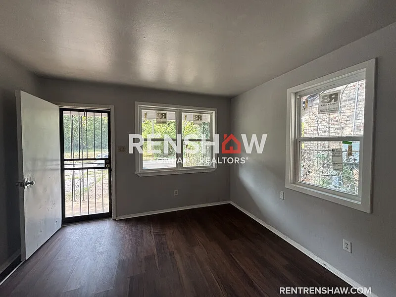 2 bed, 1.0 bath, 700 sqft, $800 — Photo 4