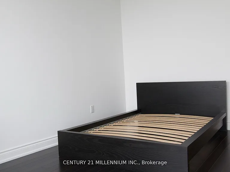 388 Yonge St #7002 — Photo 13