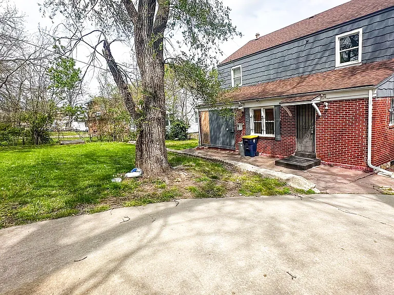 5142 Brooklyn Ave — Photo 29