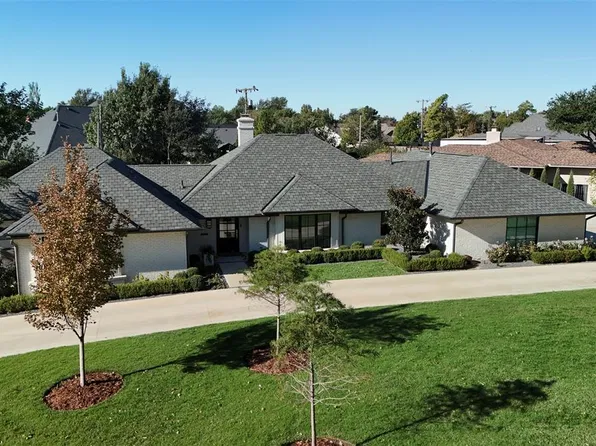 1608 Westminster Pl, Nichols Hills, OK 73120