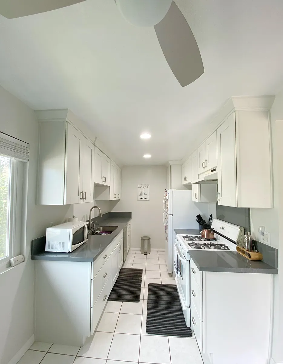 Building Photo - 660 S Glassell St #94