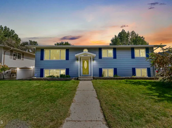2414 University Ave, Williston, ND 58801