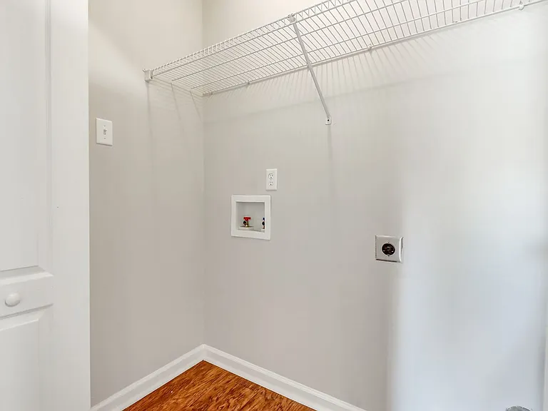 127 Williams Ave — Photo 4