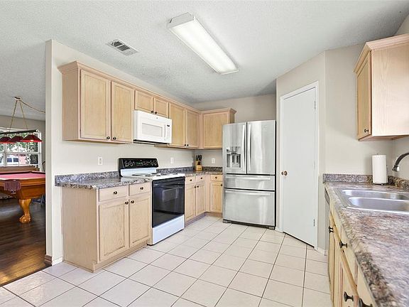 3rd image of 2432 Breanna Way