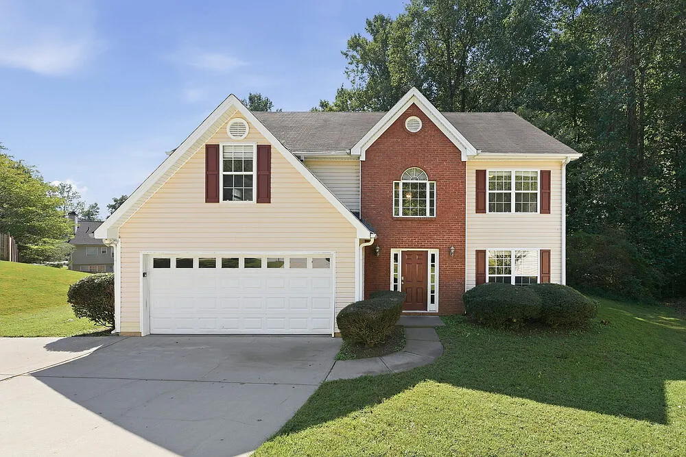 4 bed, 2.5 bath, 2895 sqft, $2,510 — Photo 1