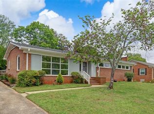 2906 W Cornwallis Dr, Greensboro, NC 27408