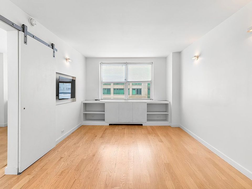 1st image of 200 E 24th St APT 1105