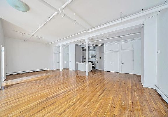 4th image of 122 Duane St APT 3b