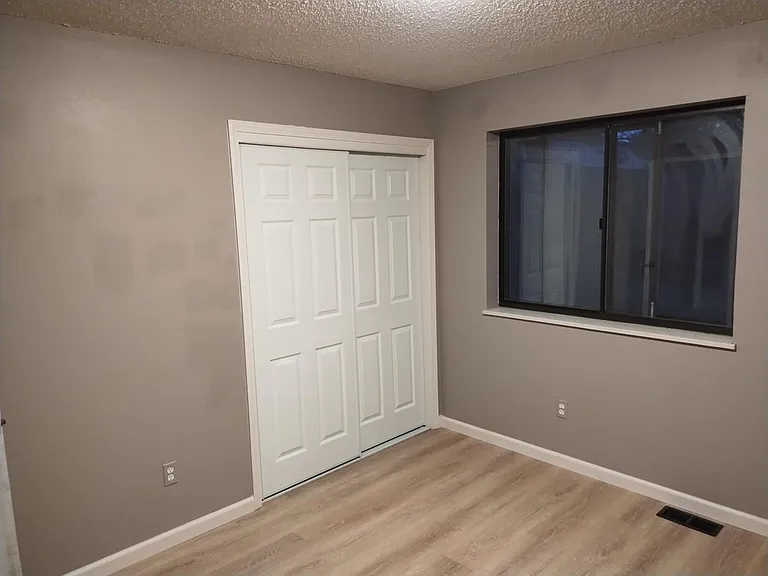 314 Eagle Ct — Photo 8
