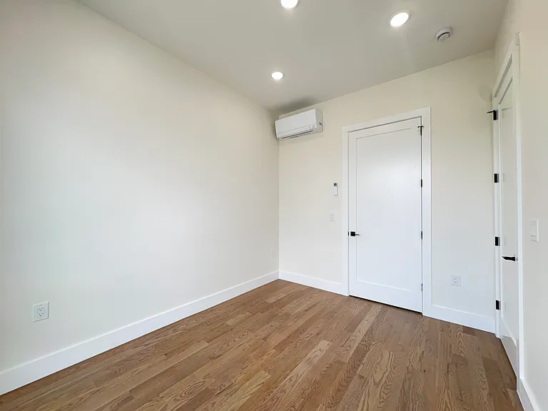 40 Lembeck Ave #307 — Photo 5