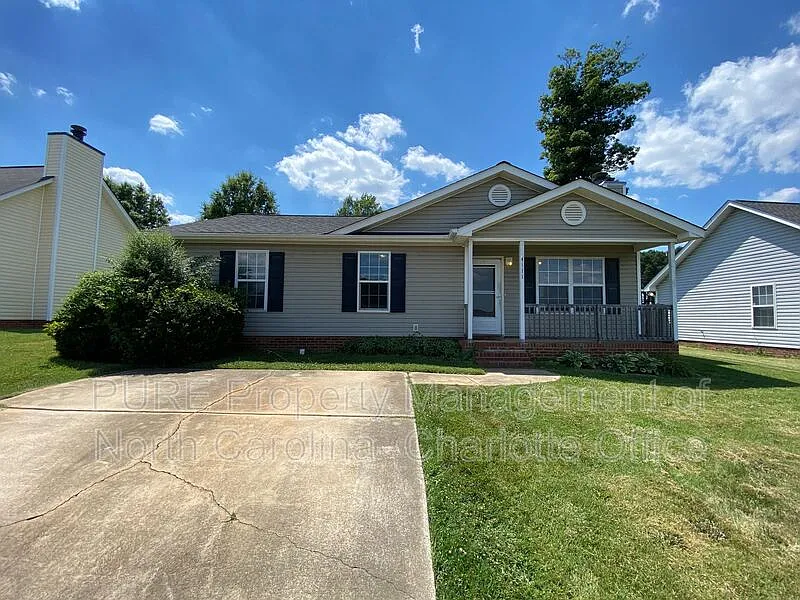 3 bed, 2.0 bath, 1150 sqft, $1,725 — Photo 4
