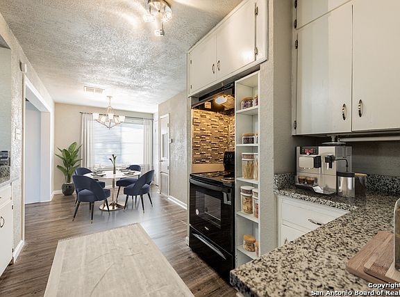 3rd image of 5539 Randolph Blvd #4