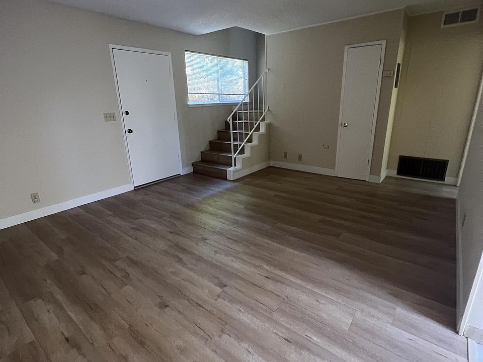1st image of 4568 Hamilton Ave #4