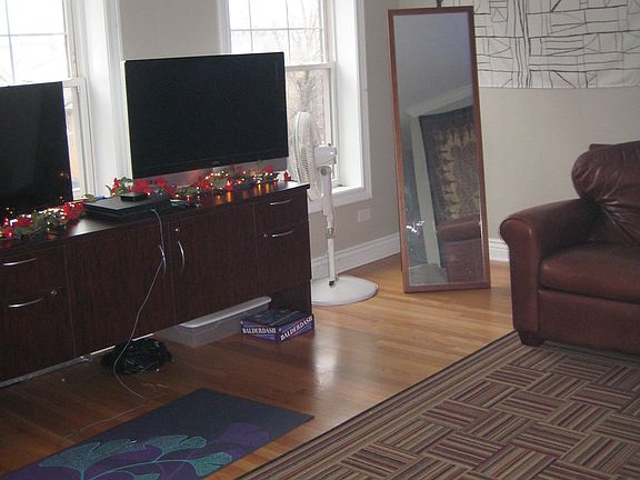 5th image of 4029 N Francisco Ave #3