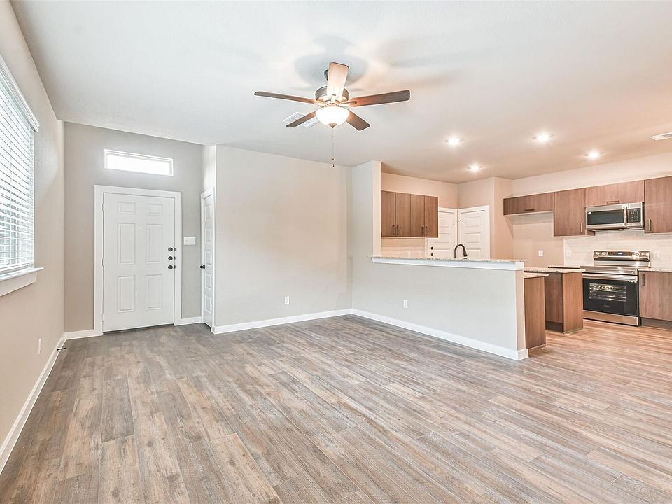 1st image of 9788 Grosbeak Ln