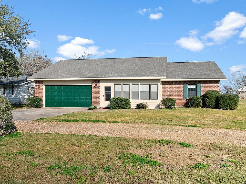 1st image of 414 E Austin