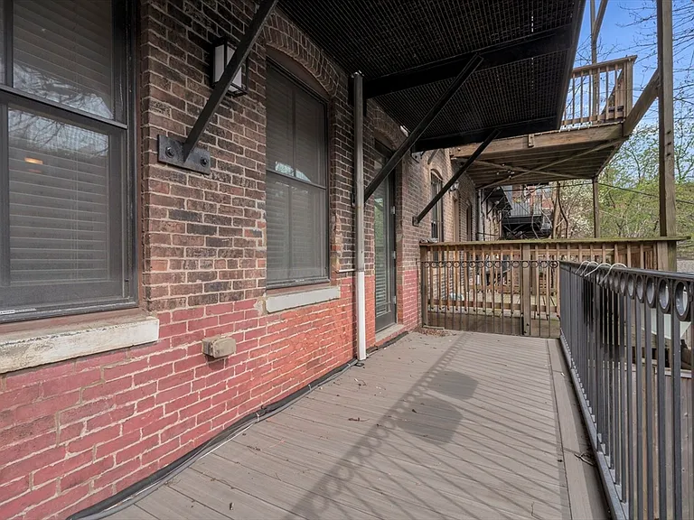 26 Yarmouth St #1 — Photo 20