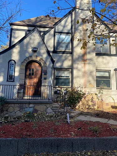 35 SE Sidney Pl Photo 1