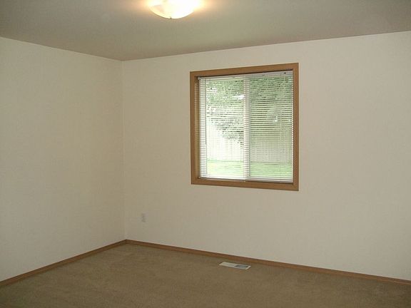 3rd image of 15020 105th Ave Ct E