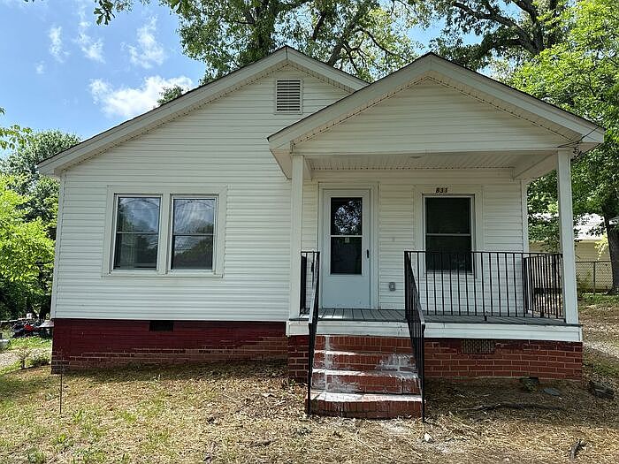 1st image of 831 Cason St
