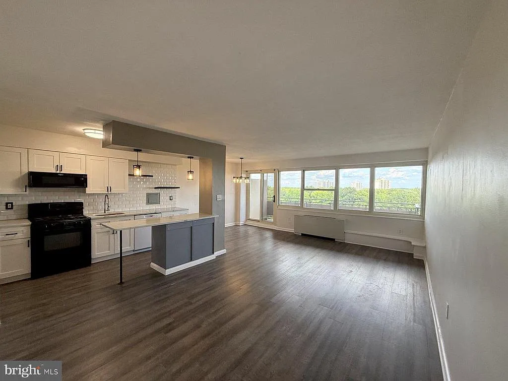 1 bed, 1.0 bath, 698 sqft, $1,700 — Photo 3