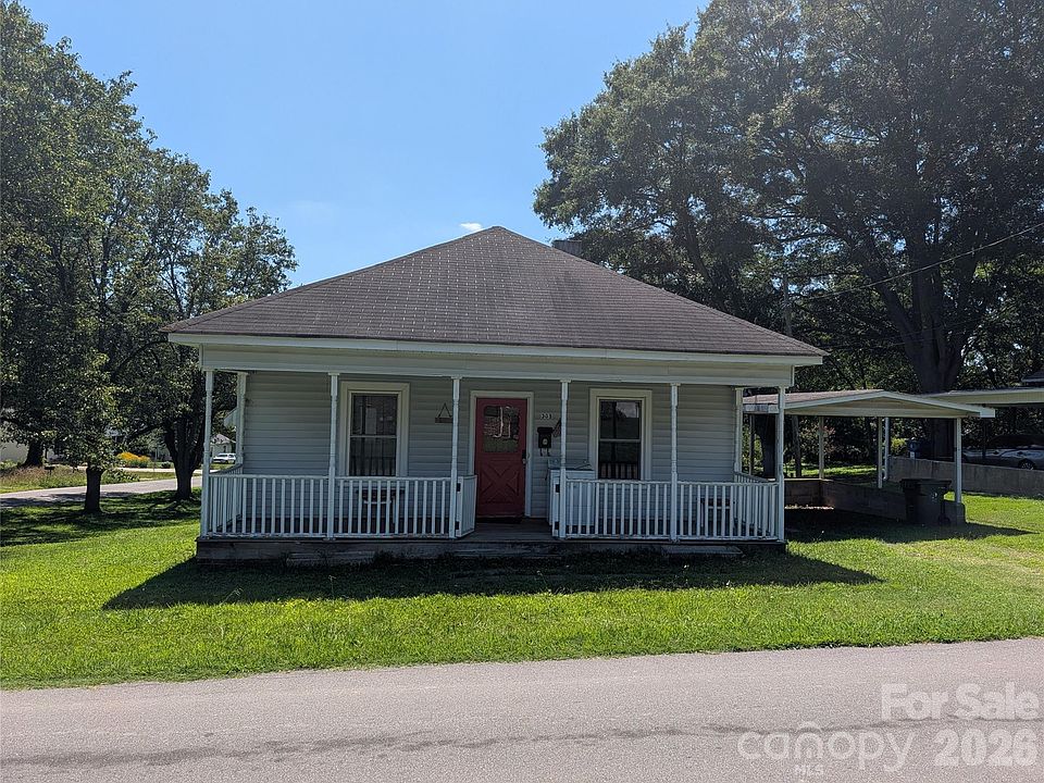 1st image of 303 2nd St