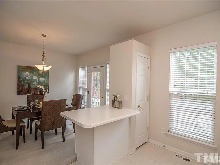 409 Coral Creek Ln — Photo 10