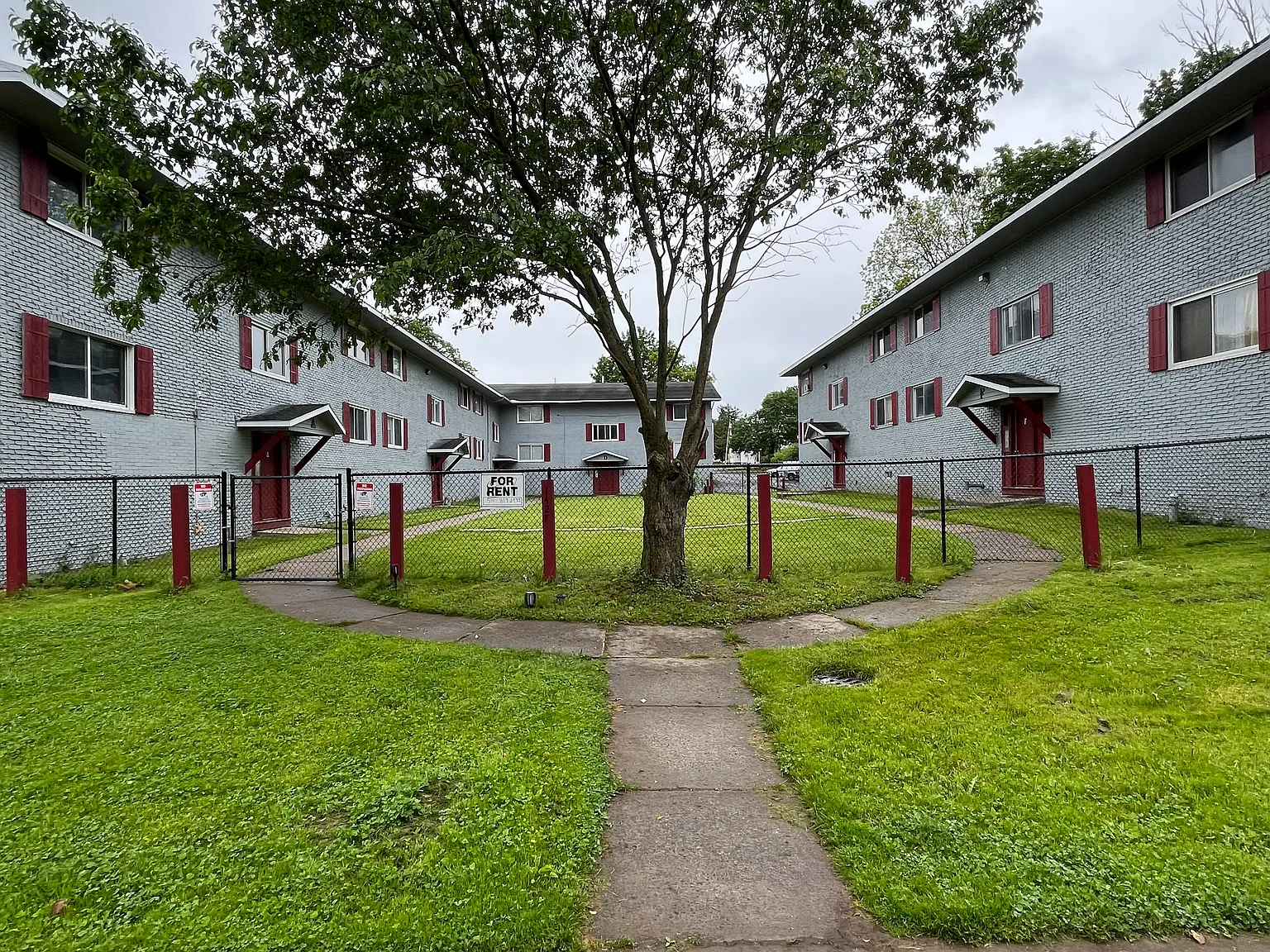Garden Apartments — Photo 1